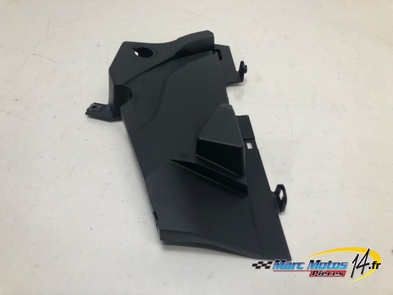 CACHE LATERAL INTERMEDIAIRE GAUCHE HONDA 1100 AFRICA TWIN 2021
