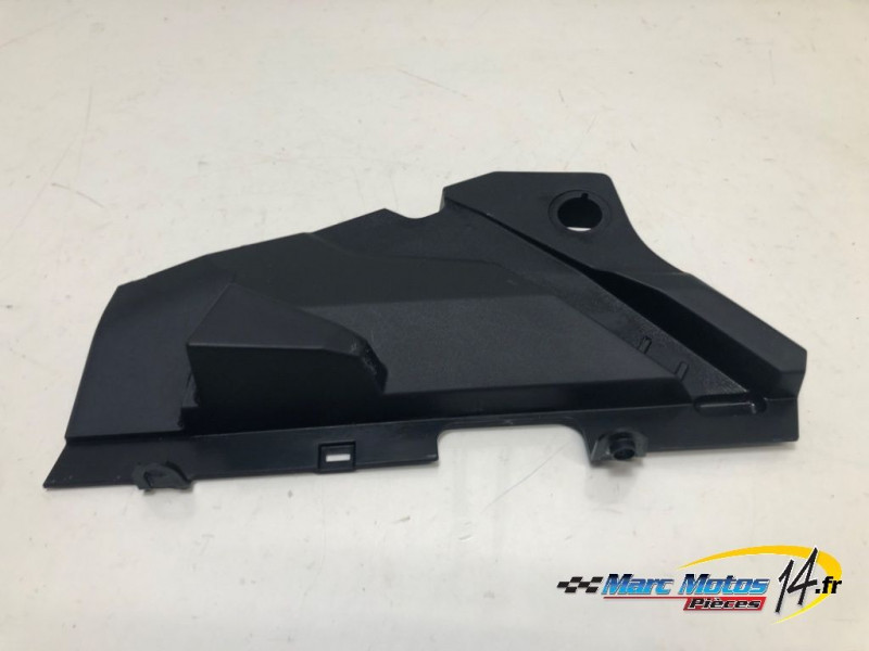 CACHE LATERAL INTERMEDIAIRE GAUCHE HONDA 1100 AFRICA TWIN 2021