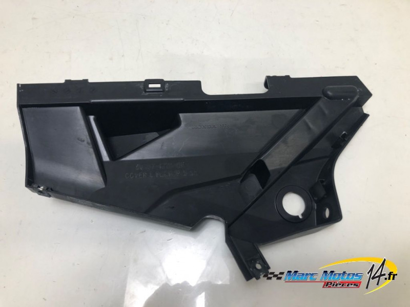 CACHE LATERAL INTERMEDIAIRE GAUCHE HONDA 1100 AFRICA TWIN 2021