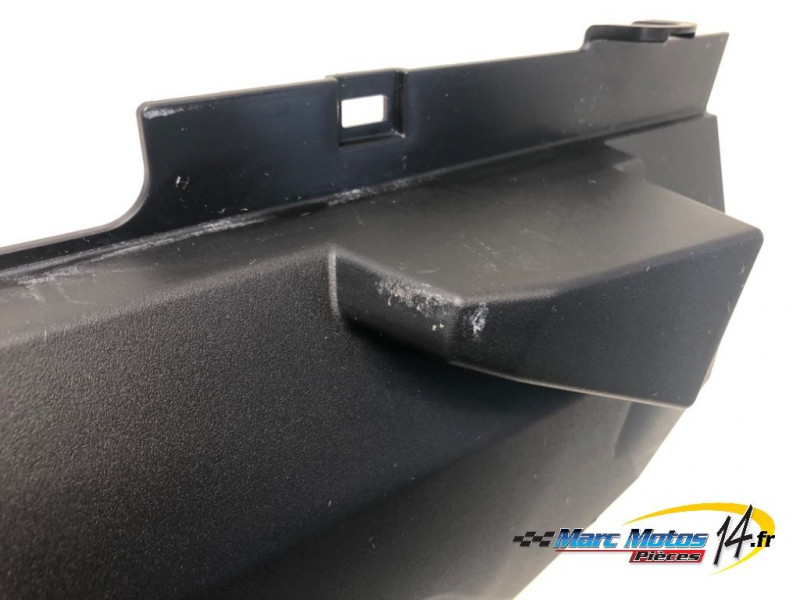 CACHE LATERAL INTERMEDIAIRE GAUCHE HONDA 1100 AFRICA TWIN 2021