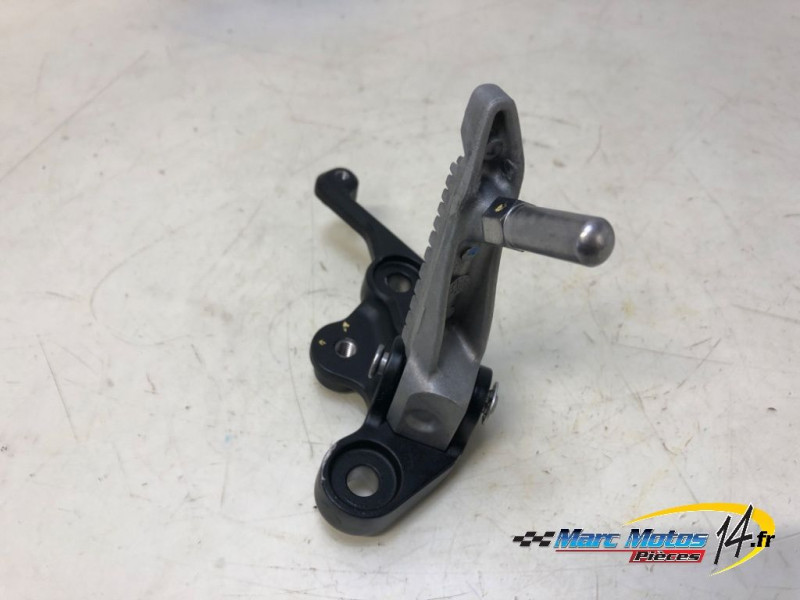 PLATINE AVANT GAUCHE KAWASAKI 500 NINJA 2025