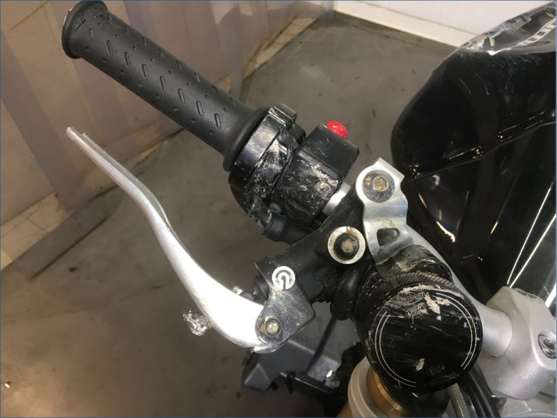 TRIUMPH 1050 SPEED TRIPLE 