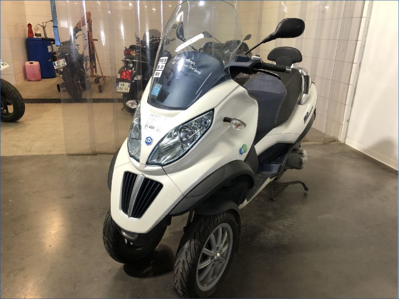 PIAGGIO 300 MP3 HYBRIDE