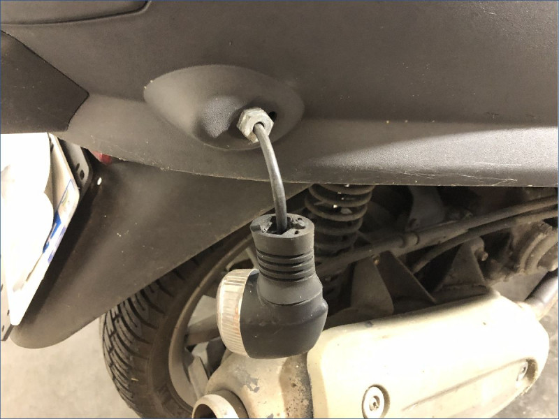 PIAGGIO 300 MP3 HYBRIDE