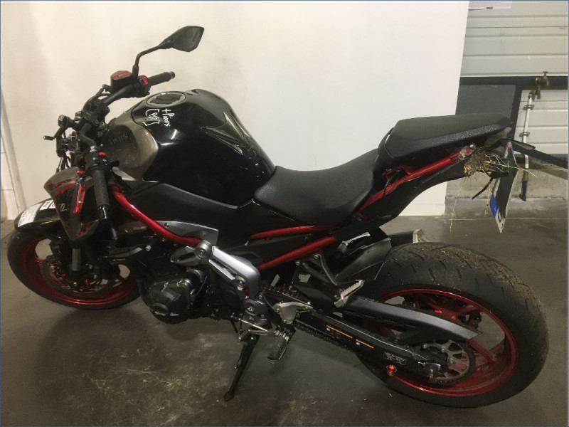 KAWASAKI Z900 