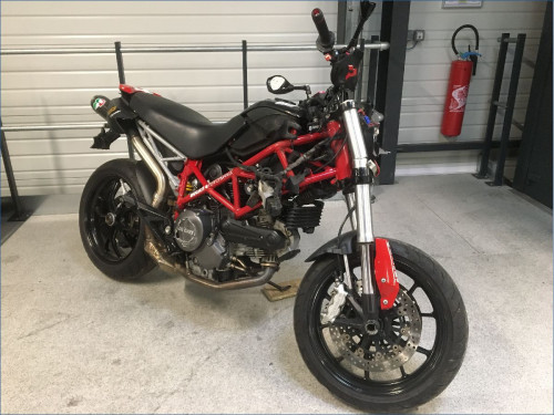 DUCATI 796 HYPERMOTARD 