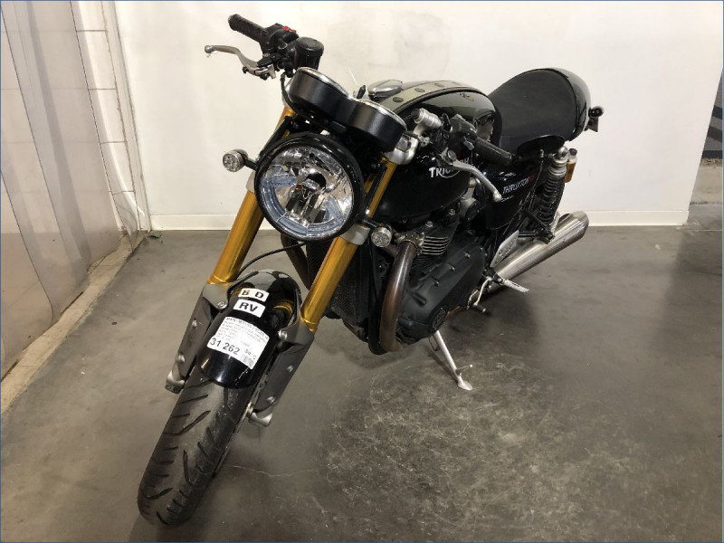 TRIUMPH 1200 THRUXTON RS