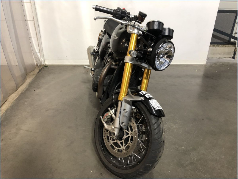 TRIUMPH 1200 THRUXTON RS