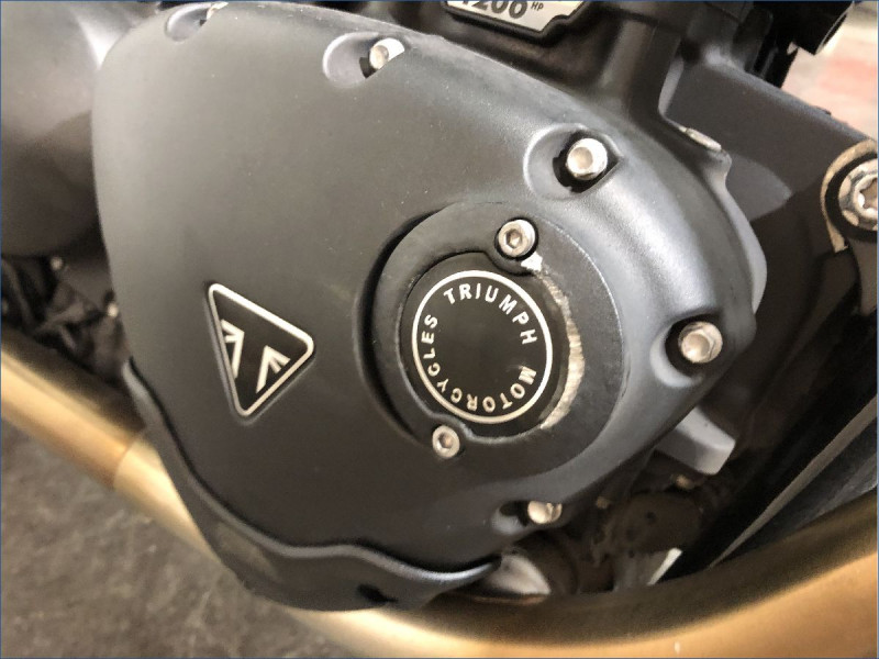 TRIUMPH 1200 THRUXTON RS