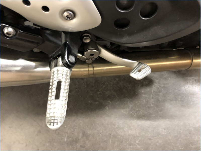 TRIUMPH 1200 THRUXTON RS