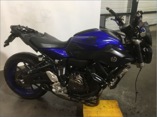 YAMAHA MT07 