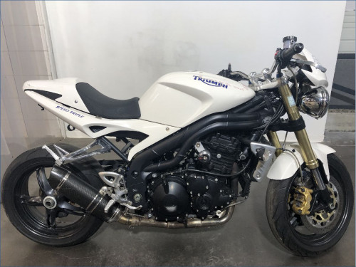 TRIUMPH 1050 SPEED TRIPLE 