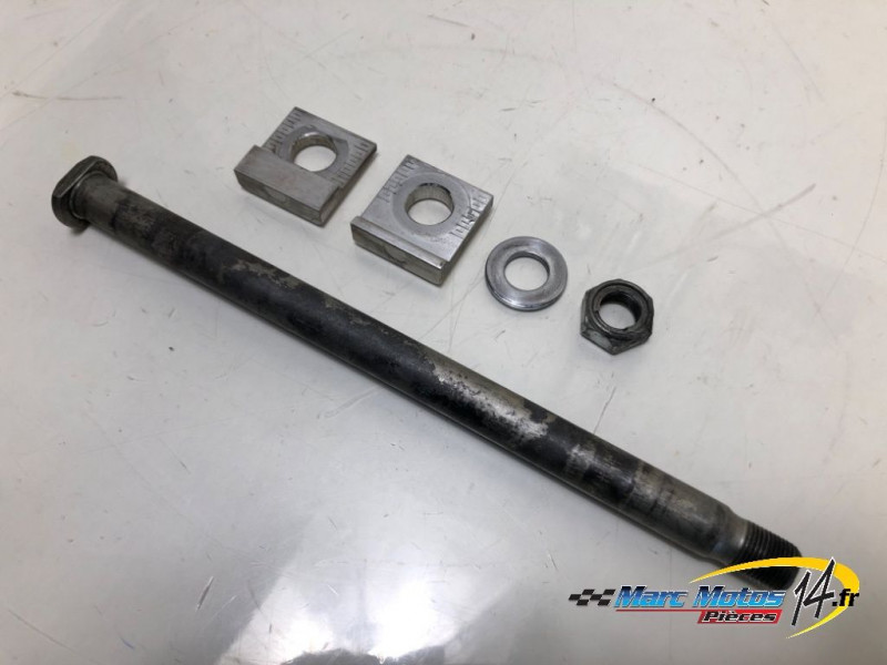 AXE DE ROUE ARRIERE YAMAHA MT07 TRACER 2022