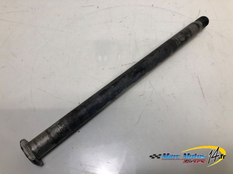 AXE DE ROUE ARRIERE YAMAHA MT07 TRACER 2022