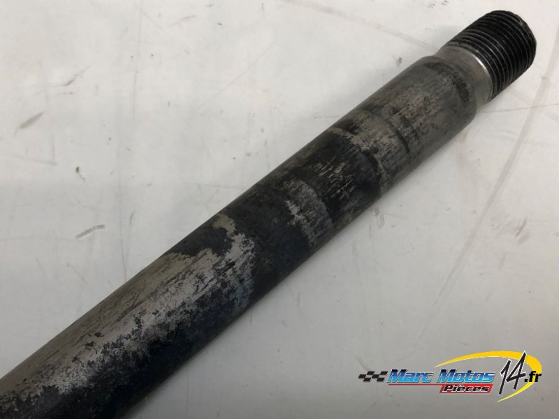 AXE DE ROUE ARRIERE YAMAHA MT07 TRACER 2022