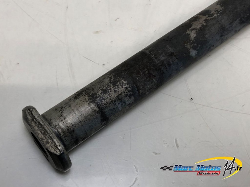 AXE DE ROUE ARRIERE YAMAHA MT07 TRACER 2022
