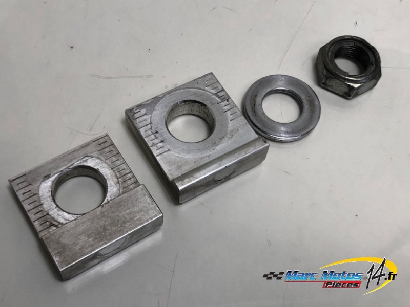 AXE DE ROUE ARRIERE YAMAHA MT07 TRACER 2022