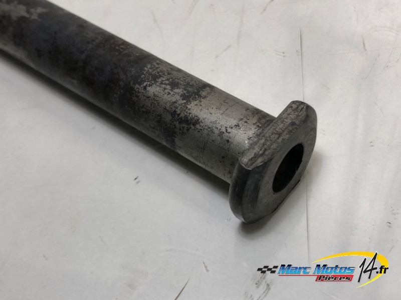 AXE DE ROUE ARRIERE YAMAHA MT07 TRACER 2022