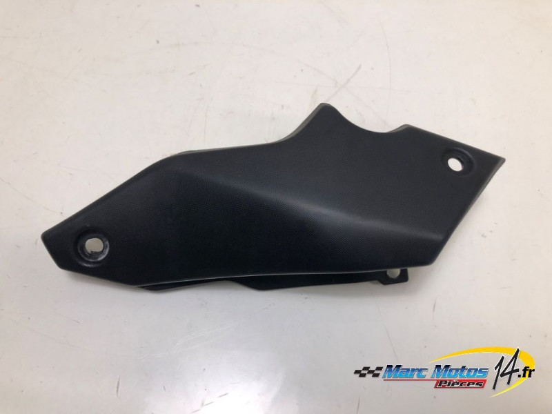 CACHE LATERAL INTERMEDIAIRE DROIT YAMAHA MT07 TRACER 2022