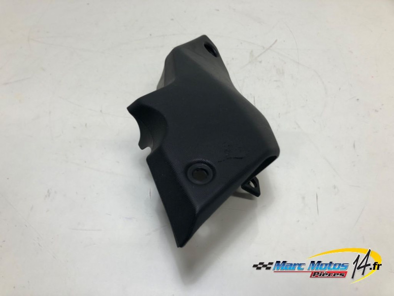 CACHE LATERAL INTERMEDIAIRE GAUCHE YAMAHA MT07 TRACER 2022