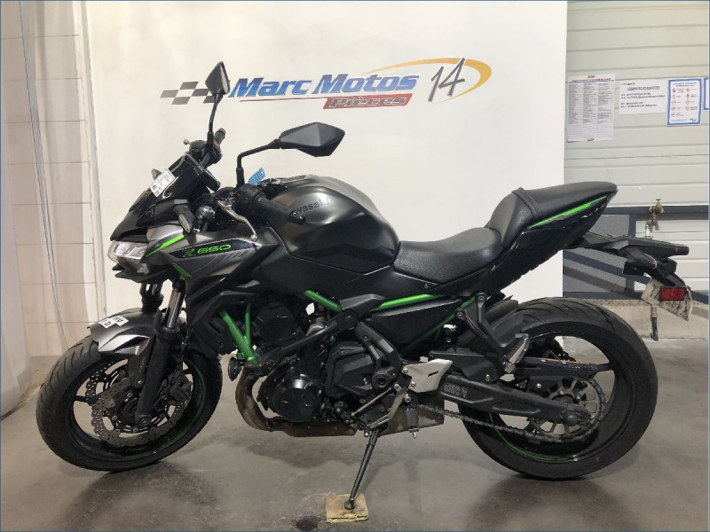 KAWASAKI Z650 