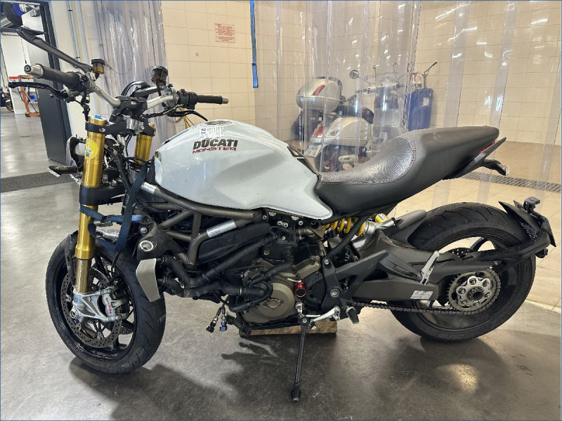 DUCATI 1200 MONSTER S