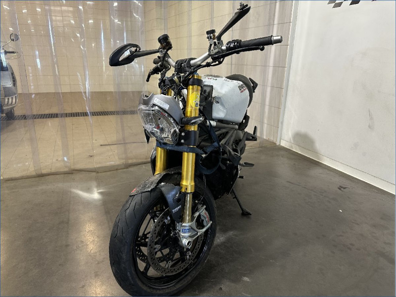 DUCATI 1200 MONSTER S