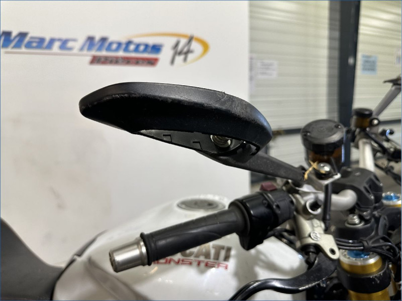 DUCATI 1200 MONSTER S