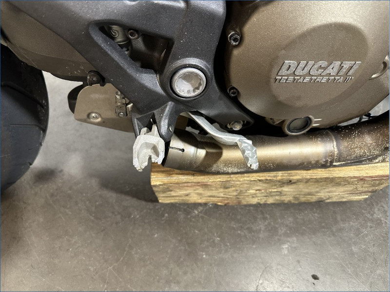 DUCATI 1200 MONSTER S