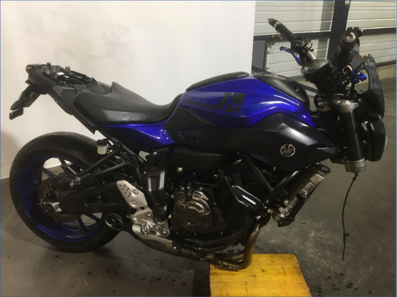 YAMAHA MT07 