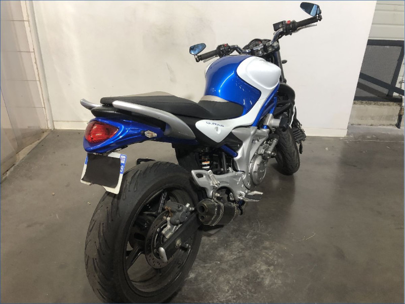 SUZUKI 650 GLADIUS 