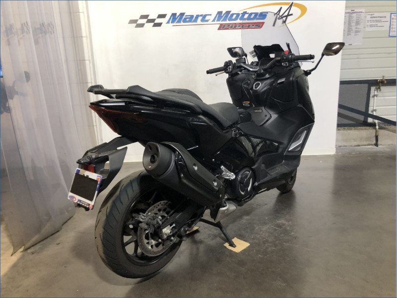 YAMAHA 560 TMAX 