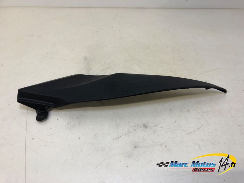 CACHE LATERAL INTERMEDIAIRE GAUCHE YAMAHA R1 2008