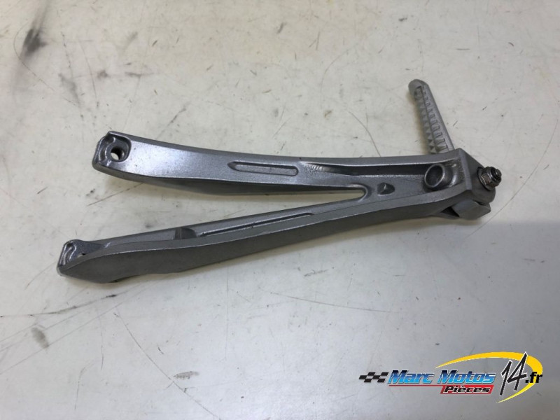 PLATINE ARRIERE DROITE YAMAHA R1 2008