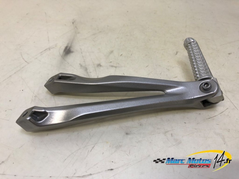 PLATINE ARRIERE GAUCHE YAMAHA R1 2008