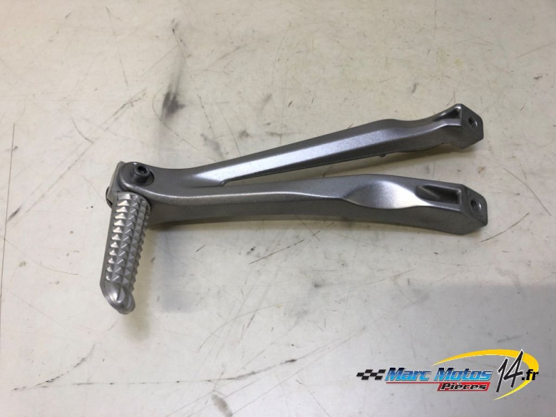 PLATINE ARRIERE GAUCHE YAMAHA R1 2008
