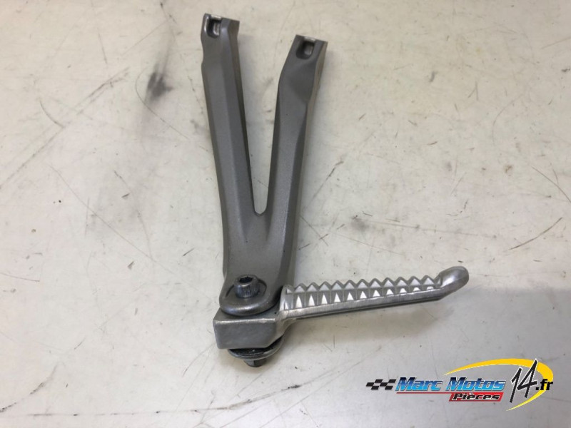 PLATINE ARRIERE GAUCHE YAMAHA R1 2008