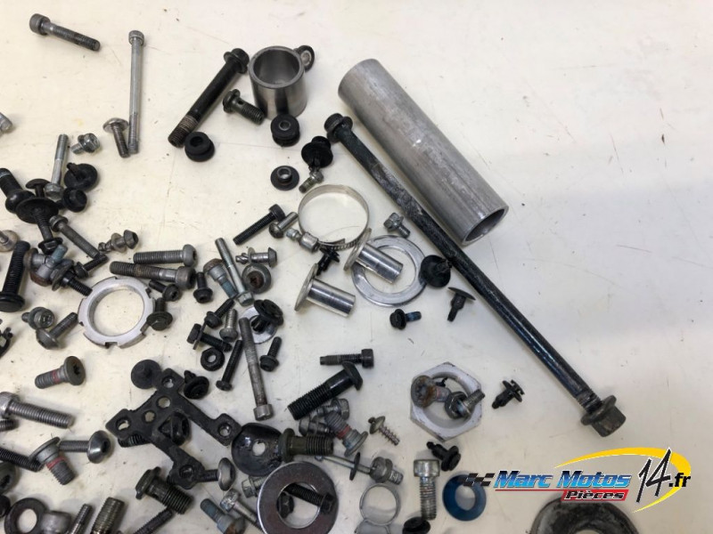 VISSERIE YAMAHA R1 2008