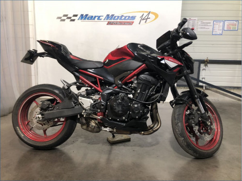 KAWASAKI Z900 