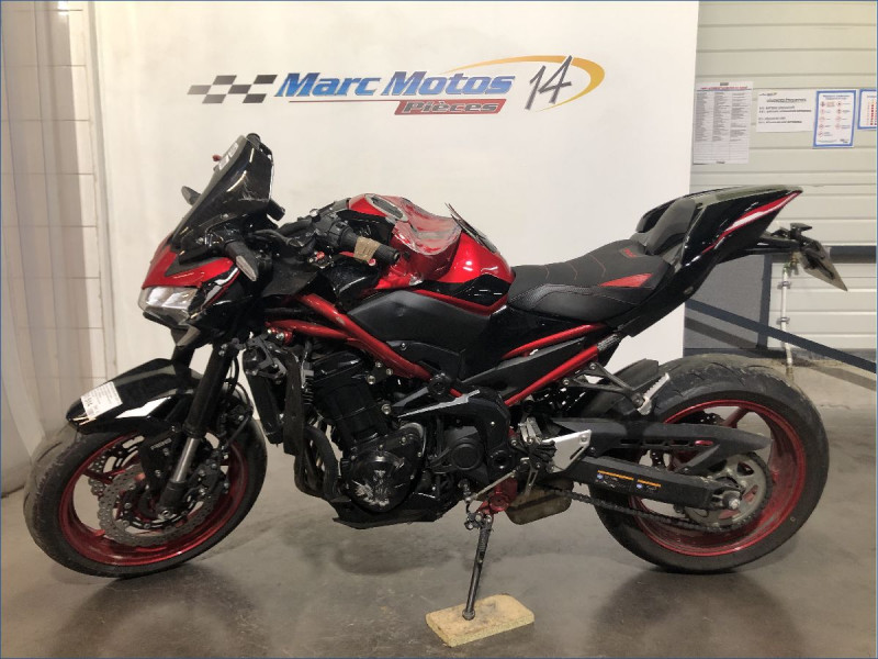 KAWASAKI Z900 