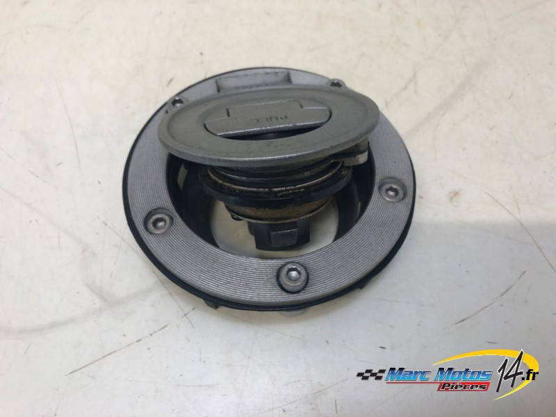 BOUCHON DE RESERVOIR YAMAHA R1 2004