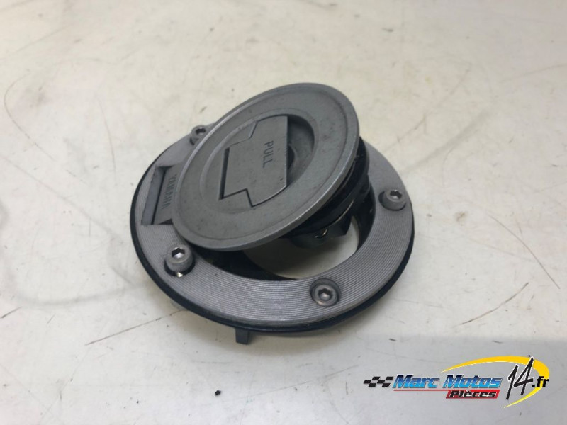 BOUCHON DE RESERVOIR YAMAHA R1 2004