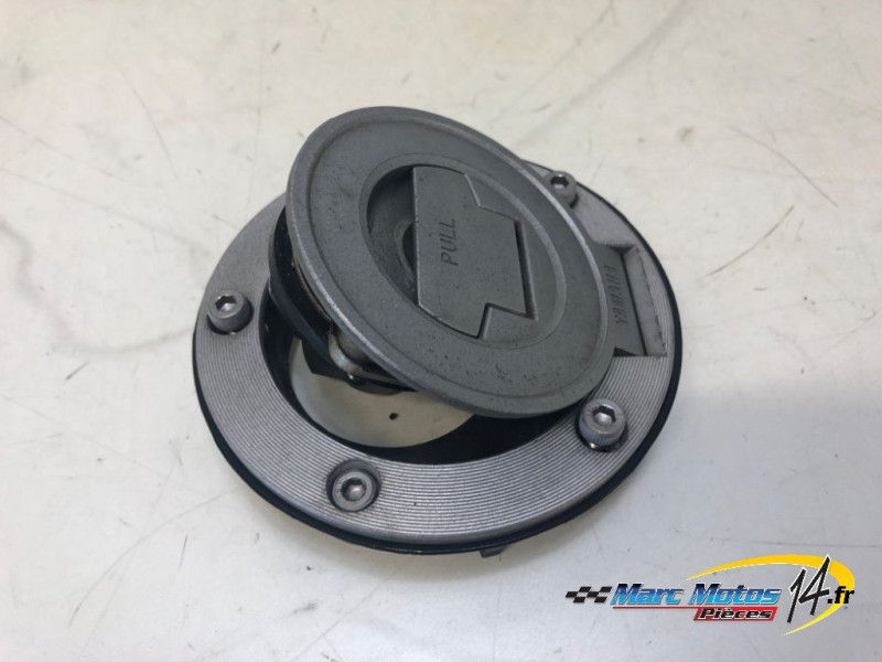BOUCHON DE RESERVOIR YAMAHA R1 2004