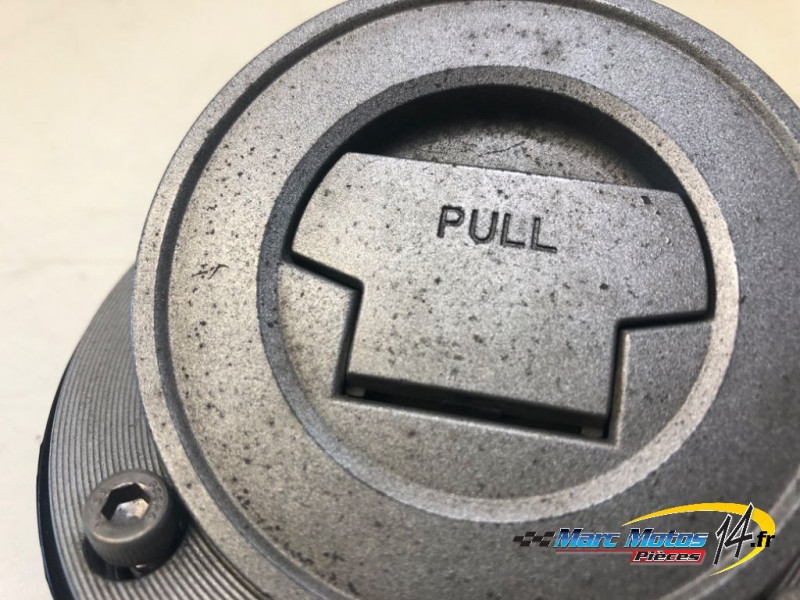 BOUCHON DE RESERVOIR YAMAHA R1 2004