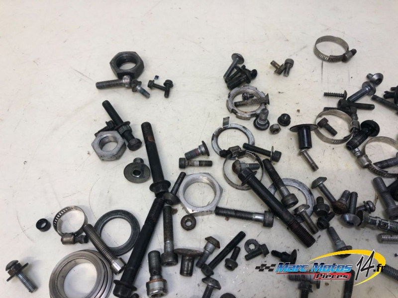 VISSERIE YAMAHA R1 2004