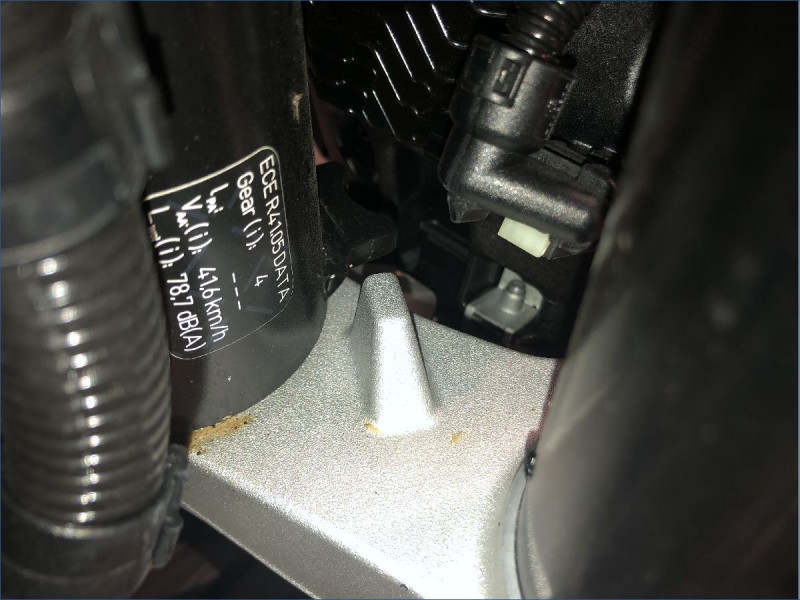 BMW F900R TRIPLE BLACK A2