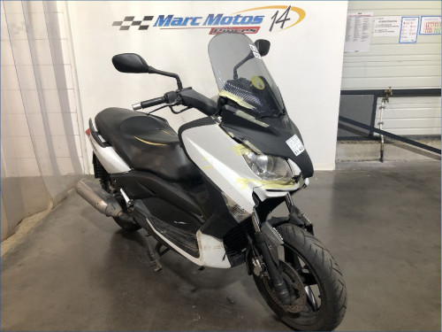 YAMAHA 250 XMAX 