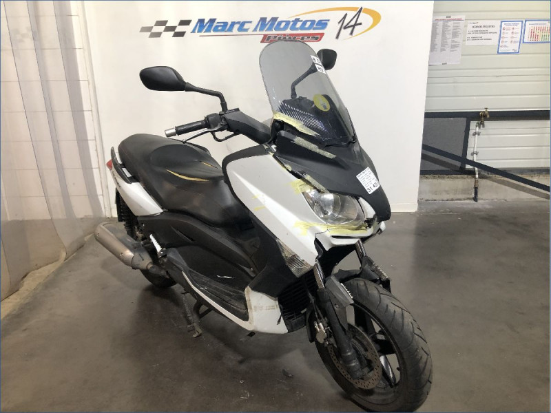YAMAHA 250 XMAX 