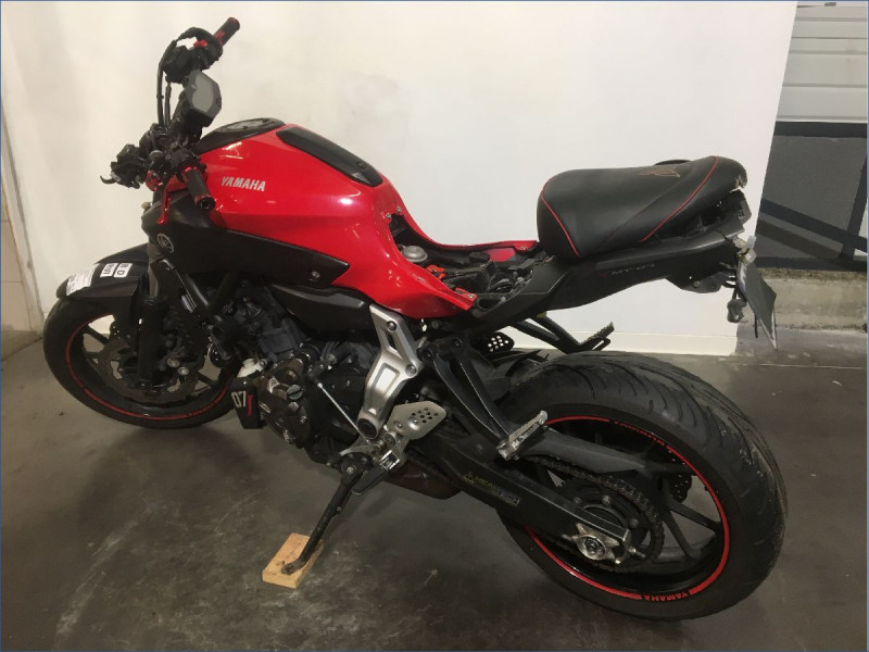 YAMAHA MT07 