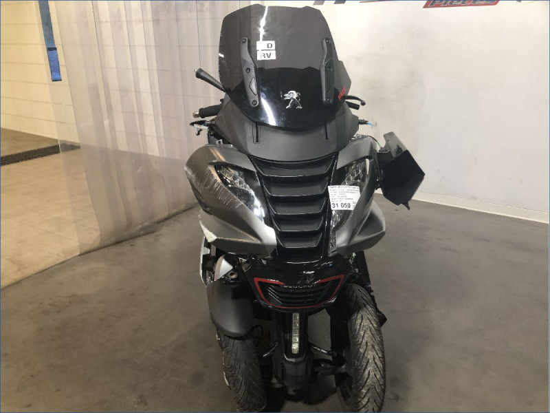 PEUGEOT 400 METROPOLIS RS